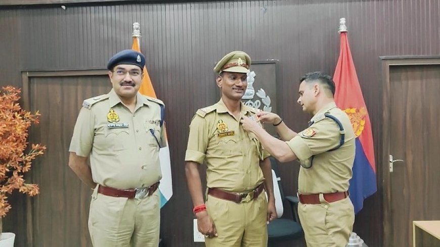 Hardoi: अति उत्कृष्ट सेवा पदक से सम्मानित हुए उपनिरीक्षक शिवाकान्त पाण्डेय।