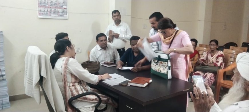 Bajpur: एसडीएम ने तहसील दिवस में जनता की समस्याएं सुनी। 