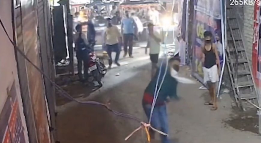 खान सर के कोचिंग संस्थान पर हमलावरों ने की तोड़फोड़ और फायरिंग, खौफनाक वारदात का सीसीटीवी फुटेज आया सामने।