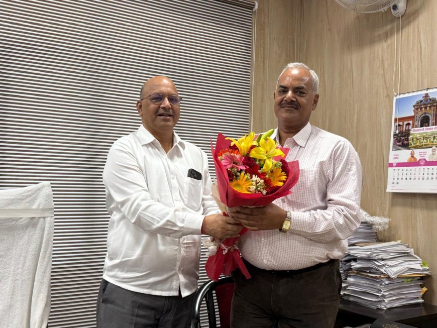 Lucknow : अनिल भूषण चतुर्वेदी ने संभाली प्रभारी  शिक्षा निदेशक बेसिक की जिम्मेदारी