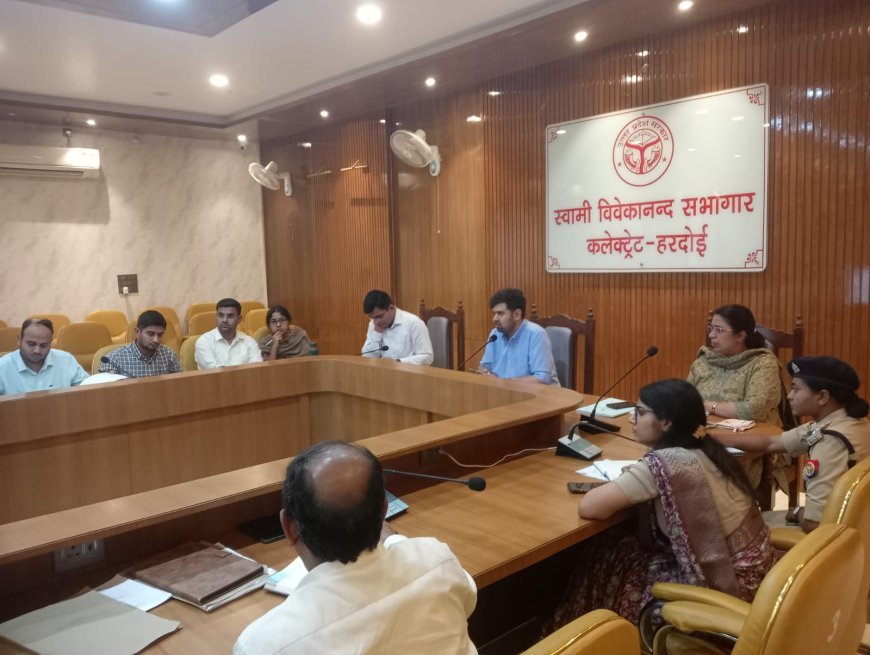 Hardoi : बाढ़ से निपटने के लिए प्रशासन ने कसी कमर, जिलाधिकारी ने अधिकारियों को समय से सभी व्यवस्थाएं पूरी करने के निर्देश दिए