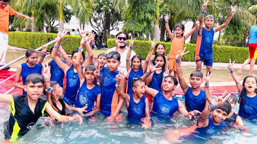 Sitapur: मासूम की एक कॉल पर पिघला दिल, 100 निर्धन बच्चों को कराया वाटर पार्क का मुफ्त भ्रमण