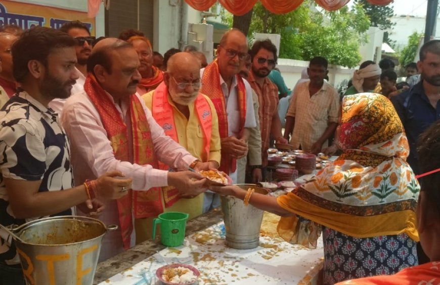Hardoi: भाजपा नेता राजा बक्श सिंह के सौजन्य से बृहद भंडारा आयोजित, श्रद्धालुओं ने ग्रहण की प्रसादी