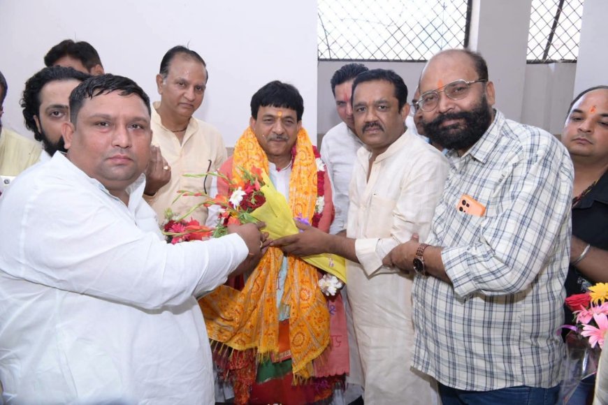 Lucknow : राज्यमंत्री कपिल देव अग्रवाल के जन्मदिन पर मुख्यमंत्री योगी आदित्यनाथ समेत कई बड़े नेताओं ने दी बधाई