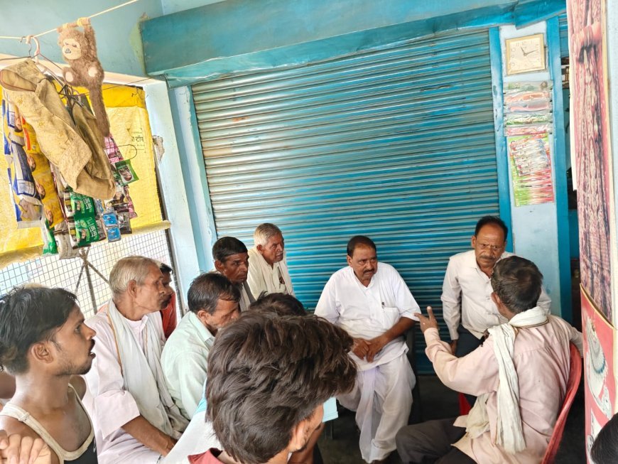 Sitapur : दलित छात्रा हत्याकांड- पीड़ित परिवार से मिले पूर्व विधायक बालगोविंद भार्गव, ढांढस बंधाया