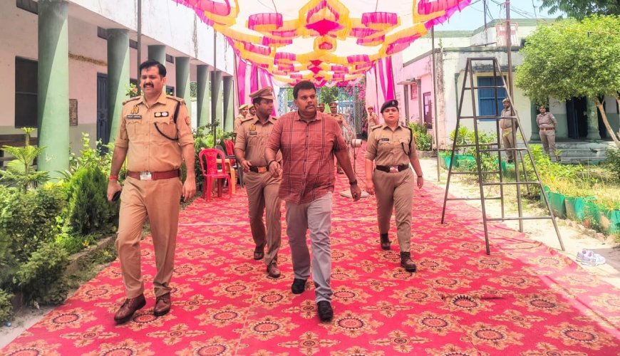 Sitapur : सिपाही भर्ती परीक्षा केंद्र पहुंचे डीएम और एसपी, सुरक्षा और व्यवस्थाओं का लिया जायजा