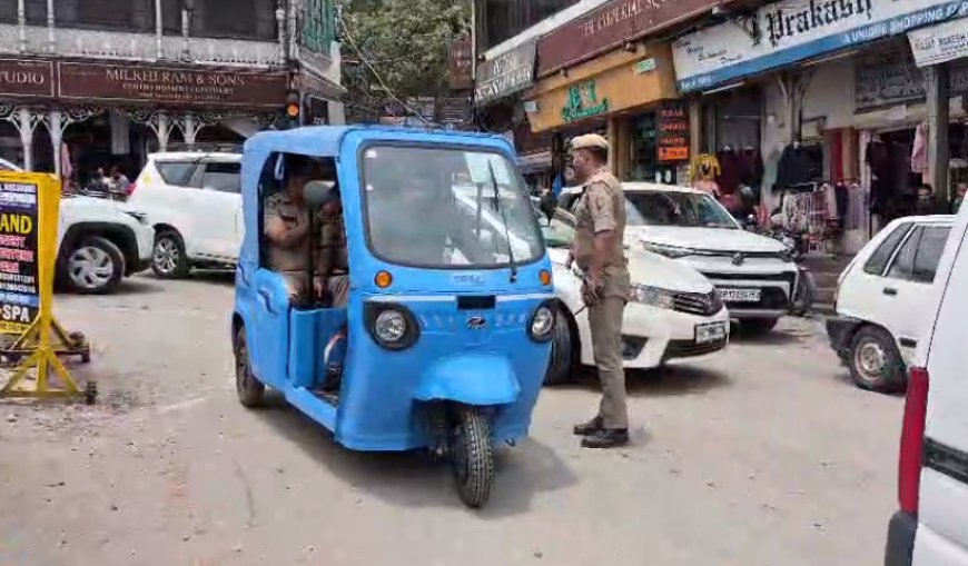 Mussoorie: मसूरी में जाम से राहत की नई पहल: चढ़ाई पर सफल रहा ई-रिक्शा ट्रायल, जल्द शुरू होगी शटल सेवा