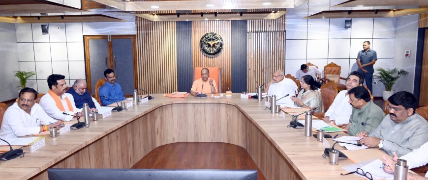 निर्माण कार्यों में लाएं तेजी, गुणवत्ता से न हो समझौता : मुख्यमंत्री योगी आदित्यनाथ