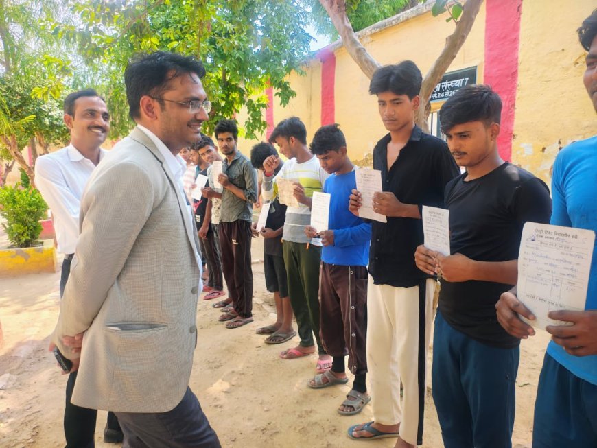 Sitapur : सीतापुर जिला जेल का निरीक्षण, 25 बंदियों को मिला मशरूम उत्पादन प्रशिक्षण प्रमाणपत्र
