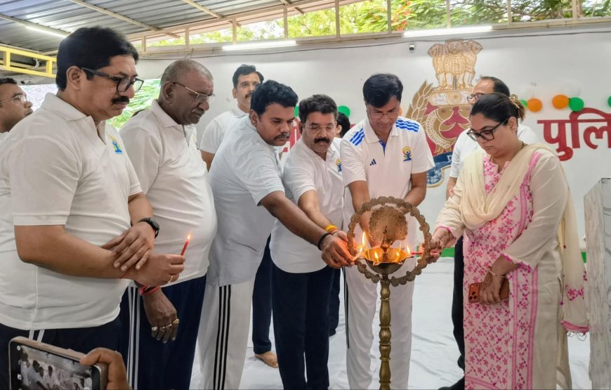 Sitapur : सीतापुर में 12वें अंतर्राष्ट्रीय योग दिवस पर योगाभ्यास कार्यक्रमों का भव्य आयोजन