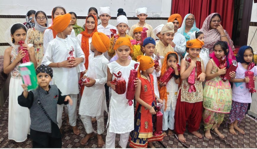Deoband : गुरुद्वारा श्री गुरु नानक सभा में गुरमत सिखलाई कैंप का समापन, बच्चों को मिले उपहार