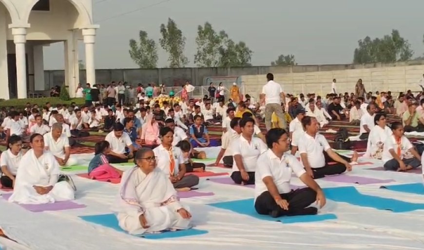 Sambhal : मदरसे योग से बाहर नही- सम्भल में गरजे कमिश्नर, योग विरोधियों को बताया गुमराह