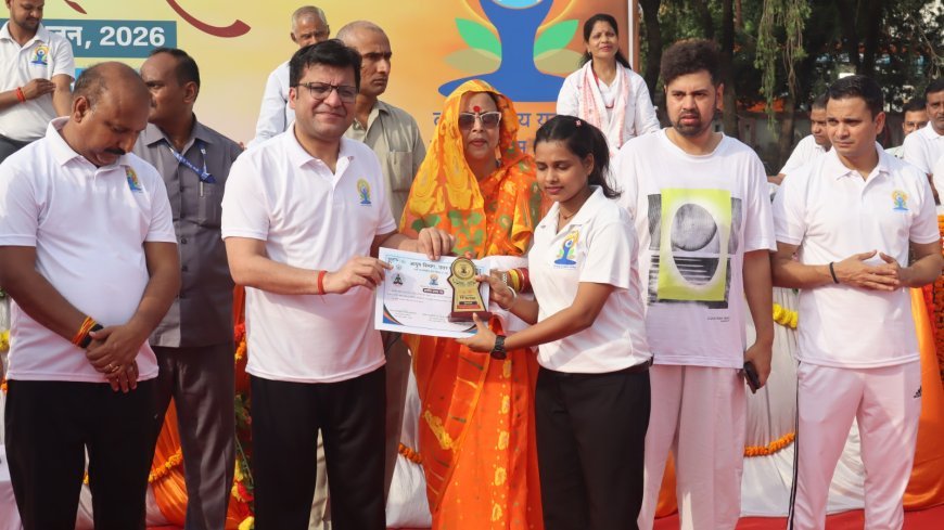 Hardoi : स्पोर्ट्स स्टेडियम में अंतर्राष्ट्रीय योग दिवस का भव्य आयोजन, मंत्री नितिन अग्रवाल ने युवाओं से की नशामुक्त समाज बनाने की अपील