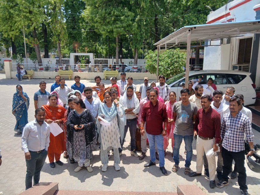 Hardoi : हरदोई में पंचायत सहायकों ने मांगों को लेकर दिया ज्ञापन, मांगें पूरी न होने पर आंदोलन की दी चेतावनी