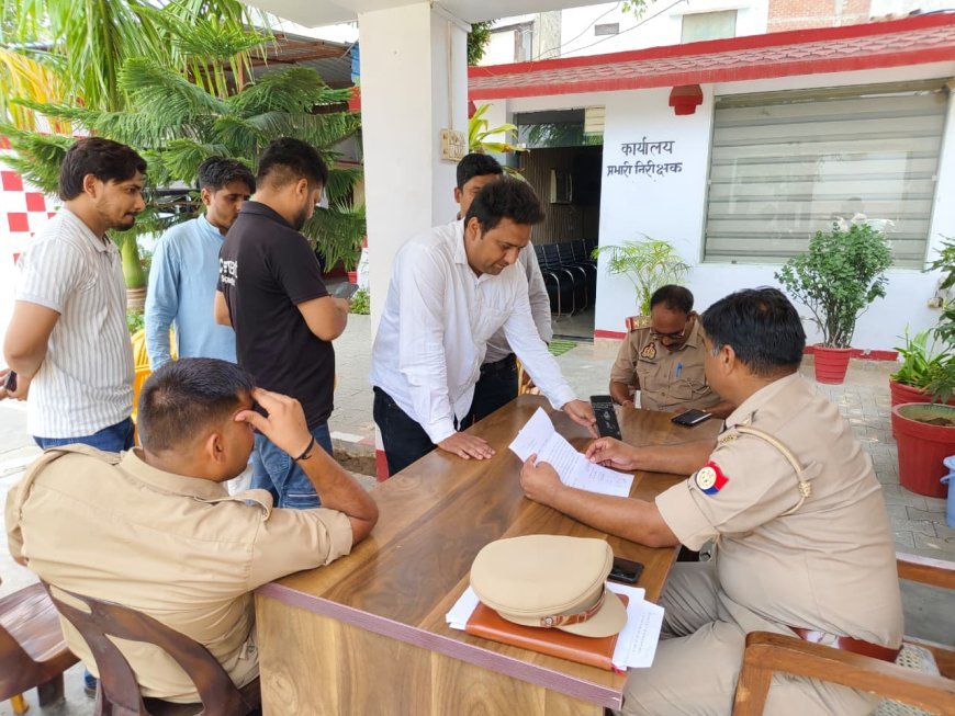 Sambhal : नबी की शान में कथित टिप्पणी पर फूटा गुस्सा, कार्रवाई की मांग को लेकर कोतवाली पहुंचे लोग
