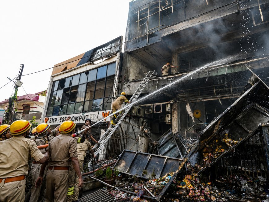 Lucknow : लखनऊ अग्निकांड के बाद परिवहन विभाग हुआ मुस्तैद, बसों में आग से सुरक्षा के पुख्ता इंतजाम जांचने के लिए शुरू होगा विशेष अभियान