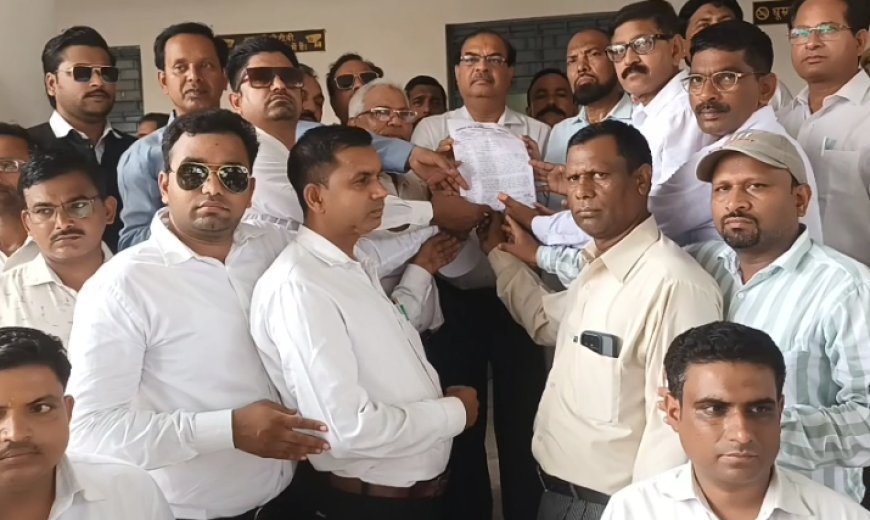 Sambhal : ई-रजिस्ट्री व्यवस्था के विरोध में वकीलों का बिगुल, बाइक रैली निकालकर सरकार के खिलाफ खोला मोर्चा