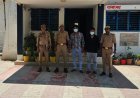 हरदोई में भंडारे का चंदा मांगने के बहाने महिला को सम्मोहित कर कुंडल लूटने वाले दो शातिर अपराधी गिरफ्तार