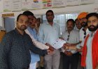 हाथरस में राष्ट्रीय अधिकार मोर्चा का प्रदर्शन: धार्मिक प्रतीकों के राजनीतिक इस्तेमाल पर राष्ट्रपति के नाम सौंपा ज्ञापन
