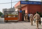 Delhi E-FIR Case: 17 ई-एफआईआर के जरिए एक ही व्यक्ति को फंसाने पर साकेत कोर्ट सख्त, दिल्ली पुलिस को फटकार, कमिश्नर से तलब की रिपोर्ट