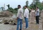 एसडीएम ने बेरिया रोड लेवड़ा पुल चकरपुर में स्थित लेवड़ा पुल का निरीक्षण किया 