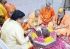 मुख्यमंत्री योगी ने श्री दूधेश्वरनाथ महादेव मठ मंदिर में किया जलाभिषेक, प्रदेश में सुख-समृद्धि एवं लोकमंगल की कामना की
