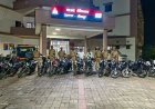Sitapur Crime News: नैमिषारण्य में जुआ खेलते दो दबोचे, 15 मोटरसाइकिलें सीज और हजारों की नकदी बरामद