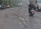 Mussoorie: पहली बारिश में उखड़ीं मसूरी की सड़कें, गड्ढों ने बढ़ाया हादसों का खतरा