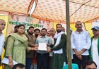 Hardoi: किसान महापंचायत में गूंजी किसानों की आवाज, 30 सूत्रीय मांगपत्र सौंपकर दी 15 दिन की चेतावनी