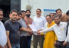 Bazpur: पालिका चेयरमैन व सभासदों ने दिया धरने को समर्थन, निलम्बन वापसी व वेतन देने की करी माँग