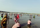 Hardoi: आषाढ़ी पूर्णिमा पर गंगा घाटों पर उमड़ा आस्था का सैलाब, श्रद्धालुओं ने लगाई पुण्य की डुबकी