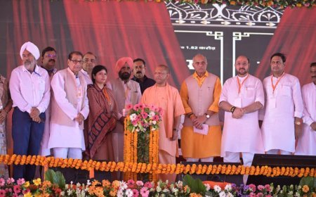 रामभक्तों पर लाठी-गोली चलाने वाले कर रहे आस्था की वकालत: सीएम योगी