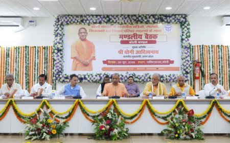 Special: ग्राम सचिवालय में 1 जुलाई से बैठेंगे लेखपाल, अब ग्रामीणों को नहीं लगाने पड़ेंगे तहसील के चक्कर 