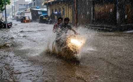 Weather Alert: 12 राज्यों में आंधी-बारिश का अलर्ट, दिल्ली में मानसून की एंट्री, मुंबई बेहाल