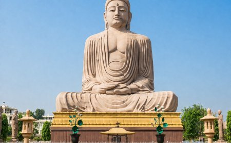 Bodh Gaya Mahabodhi Temple Donation: महाबोधि मंदिर के दानपात्र से निकले 2 करोड़ रुपये, विदेशी भक्तों ने भी दिल खोलकर चढ़ाया दान