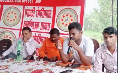 सीतापुर में आत्मनिर्भर दिव्यांग एकता फाउंडेशन की बैठक: सरकारी योजनाओं और रोजगार के अवसरों पर हुई चर्चा