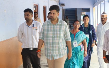 UPTET-2026: जिलाधिकारी अनुनय झा ने परीक्षा केंद्र का किया निरीक्षण, पारदर्शी व शांतिपूर्ण परीक्षा के दिए निर्देश