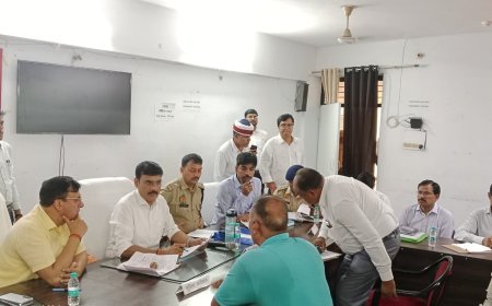सम्पूर्ण समाधान दिवस में भूमि विवादों पर सख्त हुए डीएम, अधिकारियों को दिए कड़े निर्देश