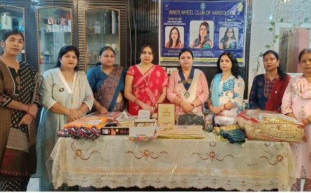 इनर व्हील क्लब ऑफ हरदोई डी.ओ.डी. ने गरीब कन्या के विवाह में बढ़ाया सहयोग का हाथ, आर्थिक सहायता व गृहस्थी का सामान किया भेंट