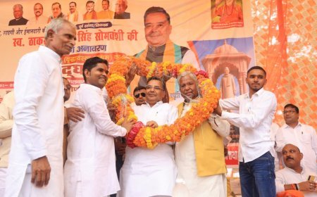 Hardoi: स्वर्गीय ठाकुर धर्मगज सिंह सोमवंशी की प्रतिमा का अनावरण, मंत्री जयवीर सिंह ने किया 'अपना घर' वृद्धाश्रम का उद्घाटन