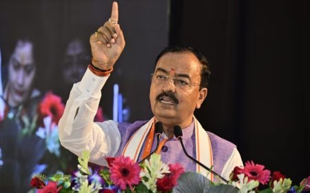 लखनऊ में उप मुख्यमंत्री केशव प्रसाद मौर्य ने महिला हॉस्टल का किया शिलान्यास, उद्यमियों को बांटे आर्थिक अनुदान के चेक