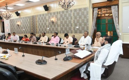 यूपी में गेहूं-चावल खरीद और भंडारण को लेकर समीक्षा बैठक, खाद्य मंत्री मनोज पाण्डेय ने दिए पुख्ता इंतजाम के निर्देश