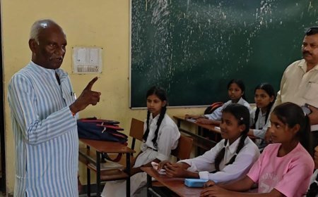 संतकबीरनगर में जयप्रकाश नारायण सर्वोदय बालिका विद्यालय पहुंचे एससी-एसटी आयोग के अध्यक्ष बैजनाथ रावत, परखीं व्यवस्थाएं