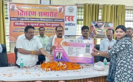 हाथरस में मुख्यमंत्री कैशलेस चिकित्सा योजना की शुरुआत, विधायक वीरेंद्र सिंह राणा ने बांटे 10 शिक्षकों को हेल्थ कार्ड