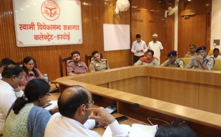 जिलाधिकारी की अध्यक्षता में हुई कांवड़ यात्रा, नाग पंचमी, रक्षाबंधन एवं जन्माष्टमी की तैयारियों की समीक्षा बैठक