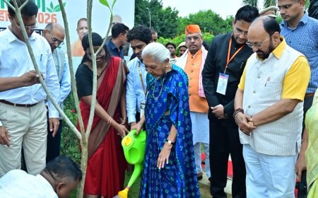 कानपुर सीएसजेएमयू दीक्षांत समारोह में राज्यपाल आनंदीबेन पटेल ने किया पौधारोपण, छात्र-छात्राओं को दिया पर्यावरण संरक्षण का संदेश