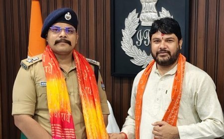 अनुसूचित जाति मोर्चा के जिला अध्यक्ष यशपाल राजहंस ने वरिष्ठ पुलिस अधीक्षक अजय गणपति से शिष्टाचार भेंट की 