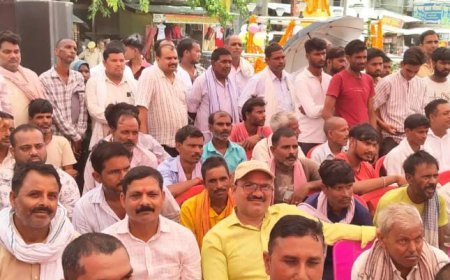 सीतापुर के पिसावां चौराहे पर अशोक स्तंभ का लोकार्पण: विधायक शशांक द्विवेदी ने जनता को सौंपा, सौंदर्यीकरण का काम पूरा