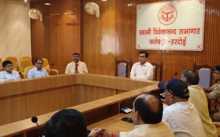 हरदोई में जिला सैनिक बंधु की बैठक: पूर्व सैनिकों और वीरांगनाओं की समस्याओं के लिए थानों में बनेगा विशेष रजिस्टर, एडीएम ने दिए निर्देश