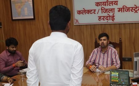 जनसुनवाई में डीएम अनुनय झा ने सुनीं 65 शिकायतें, अधिकारियों को दिए त्वरित निस्तारण के निर्देश